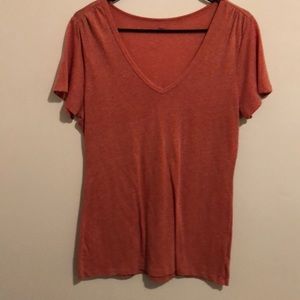 Low v-neck gap tee